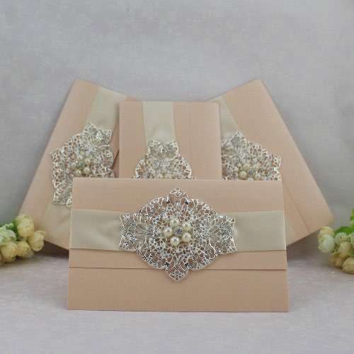 Invitation Card with Buckle Decoration Foil Printing Customized Wedding Invites Reception Card 